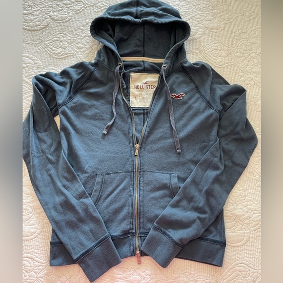 Hollister Hoodie - Picture 2 of 3